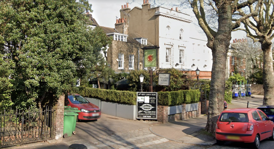 The Red Lion and Sun pub has sparked debate with its coronavirus lockdown idea. Source: Google Maps