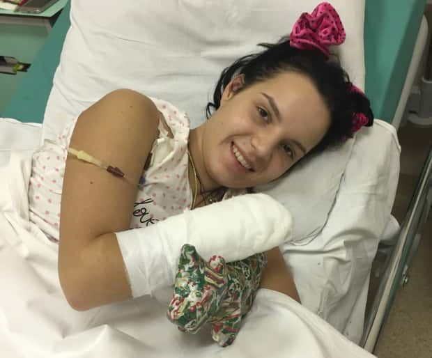 Gracheva lost both her hands when her ex-husband attacked her with an axe. One hand was re-attached. The other could not be saved and was replaced with an artificial hand.