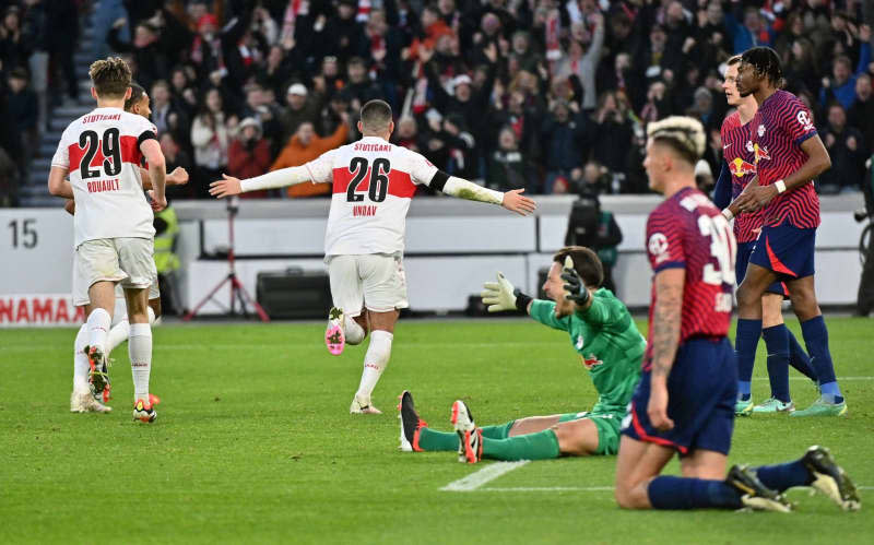 Stuttgart's Deniz Undav (3rd L) celebrates after scoring his side's fifth goal of the game during the German Bundesliga soccer match between VfB Stuttgart and RB Leipzig at MHPArena. Jan-Philipp Strobel/dpa