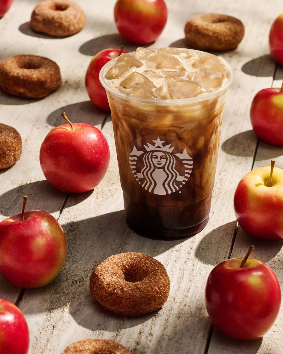 Starbucks Iced Apple Crisp Oatmilk Shaken Espresso (Courtesy Starbucks)