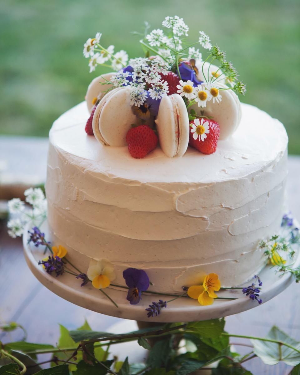 Macaron-Topped Wedding Cake