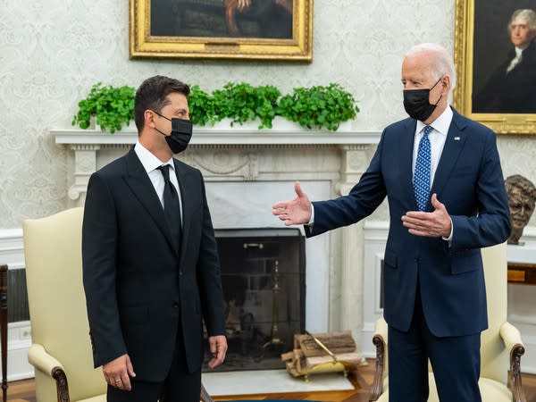 US President Joe Biden meeting with his Ukrainian counterpart Volodymyr Zelensky (Photo Credit: Twitter)