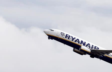 Ryanair commercial passenger jet takes off in Colomiers near Toulouse, France, October 19, 2017. REUTERS/Regis Duvignau