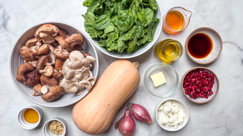 fall caramelized mushroom salad ingredients