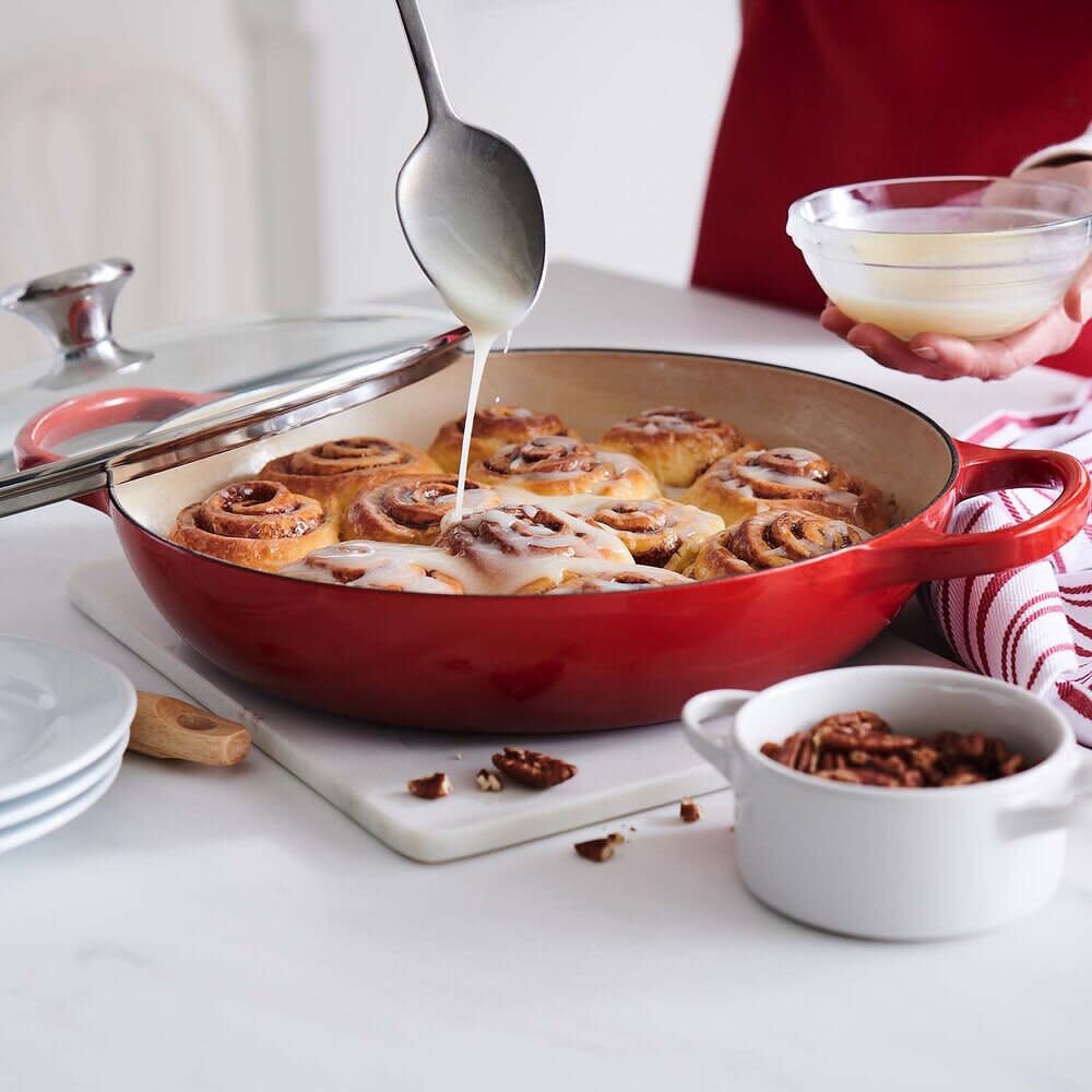 le creuset buffet casserole with class lid