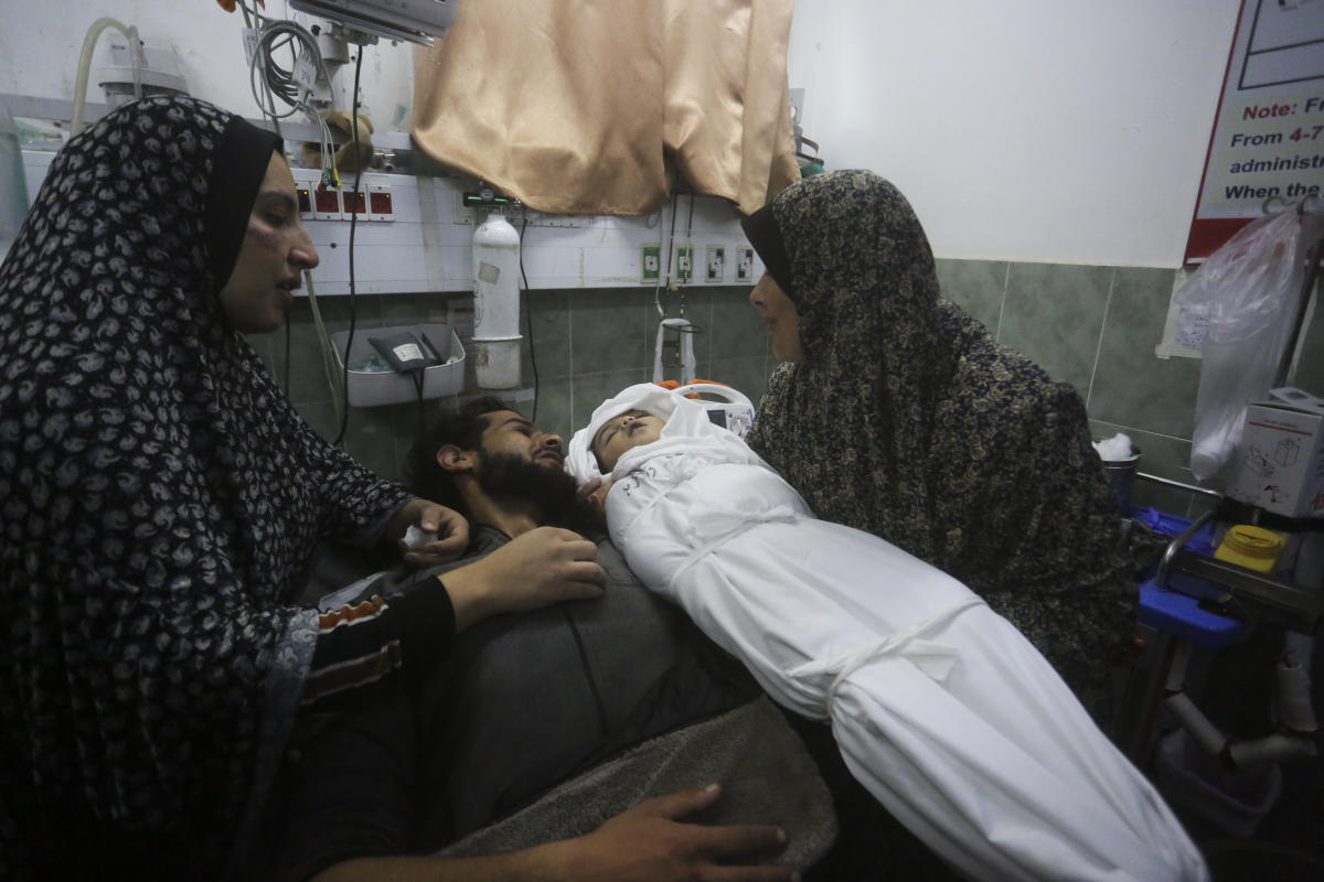 RAFAH, Газа (AP) — Тя е родена по време на
