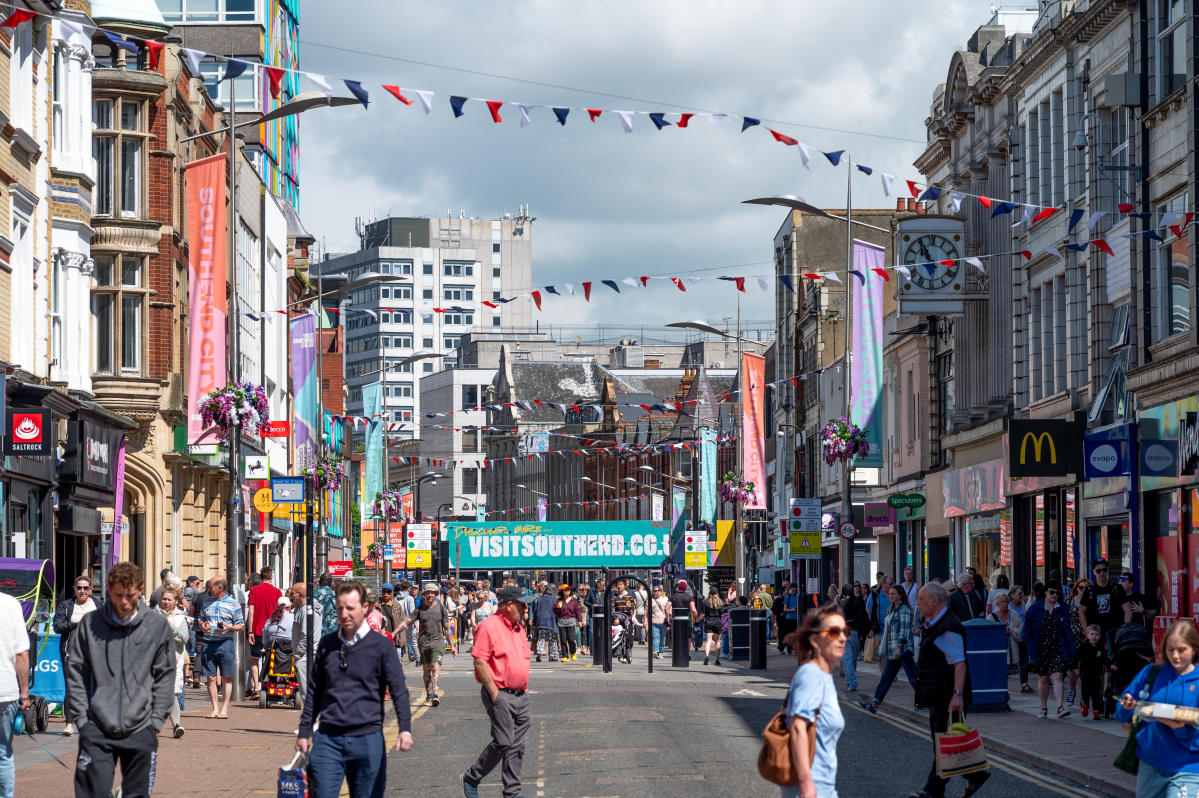 UK consumer confidence suffers big fall ahead of Starmer’s ‘painful’ budget