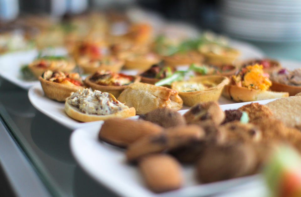 Essen vom Caterer kann in den meisten Fällen abgesetzt werden (Symbolbild: Getty Images)