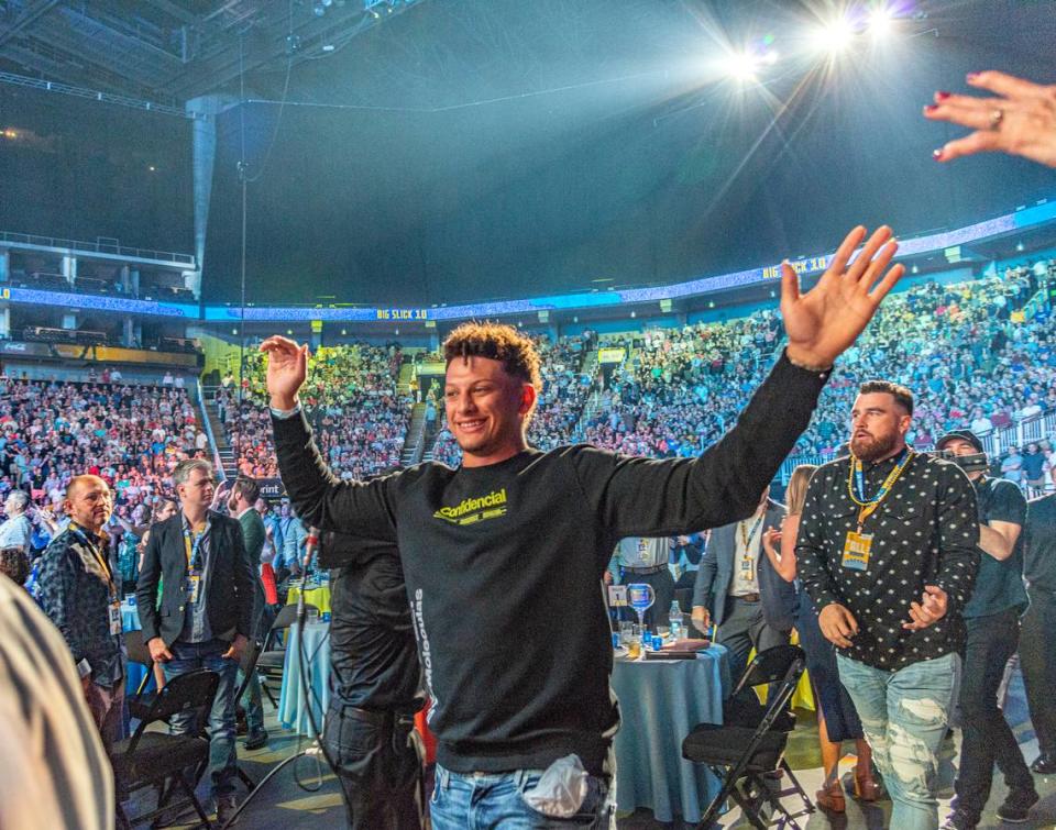 Chiefs quarterback Patrick Mahomes basked in the crowd’s love at the Sprint Center at the 2019 Big Slick Celebrity Weekend auction. That’s Chiefs tight end Travis Kelce at right.