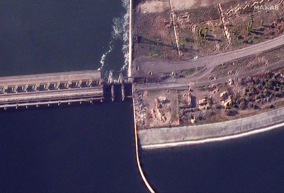  A satellite image shows the Nova Kakhovka dam in Kherson, Ukraine. (Maxar Technologies/Reuters)