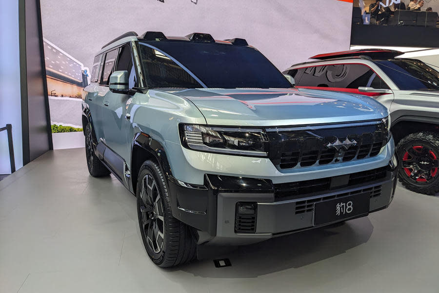 Fangchengbao Bao 8 at Beijing motor show – front quarter