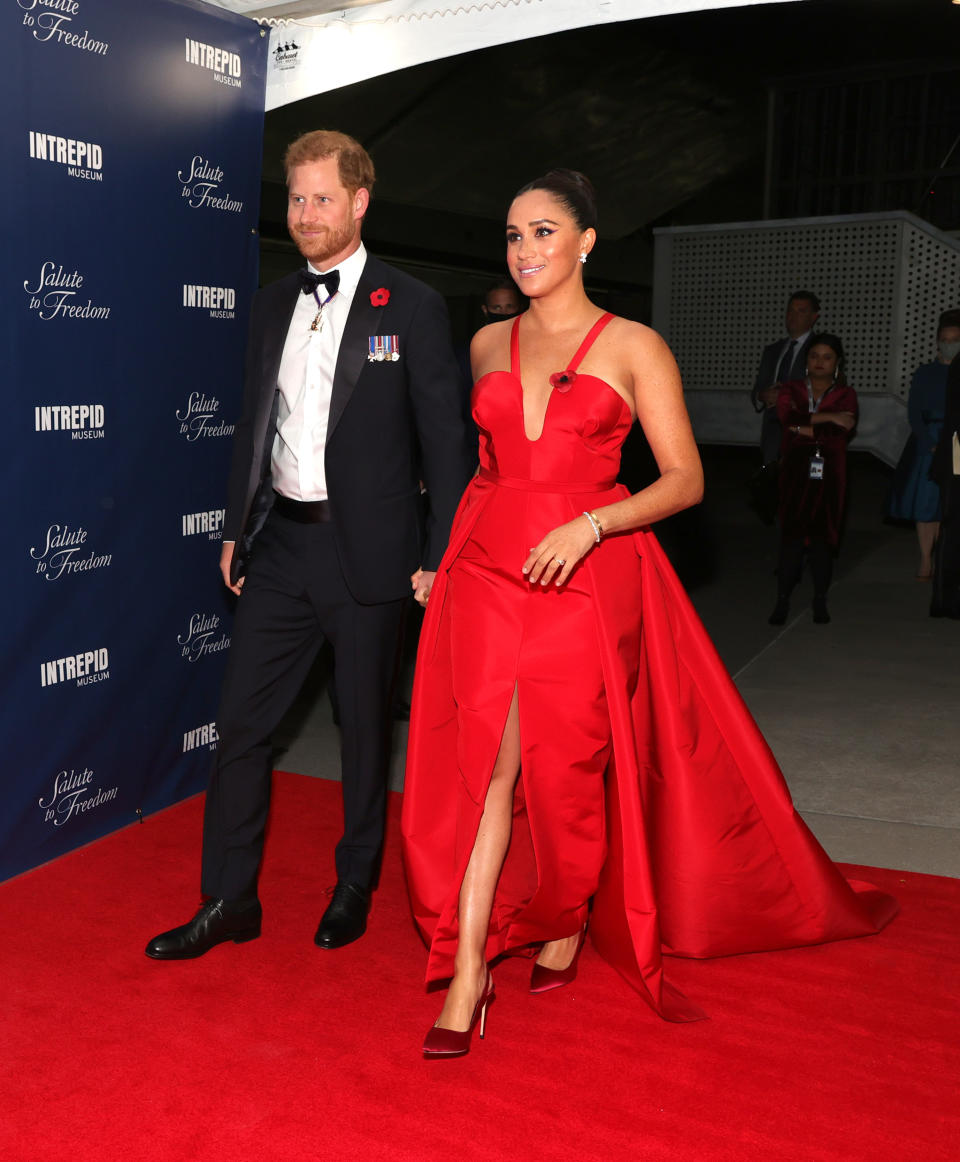 NEW YORK, NEW YORK - NOVEMBER 10: Prince Harry, Duke of Sussex and Meghan, Duchess of Sussex attend the 2021 Salute To Freedom Gala at Intrepid Sea-Air-Space Museum on November 10, 2021 in New York City. (Photo by Dia Dipasupil/Getty Images)