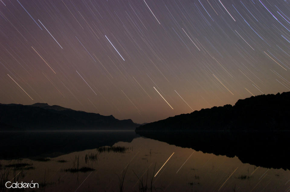 Cielo nocturno en el lago Traful, provincia de Neuquén. (Leonardo Horacio Calderon-Flickr)