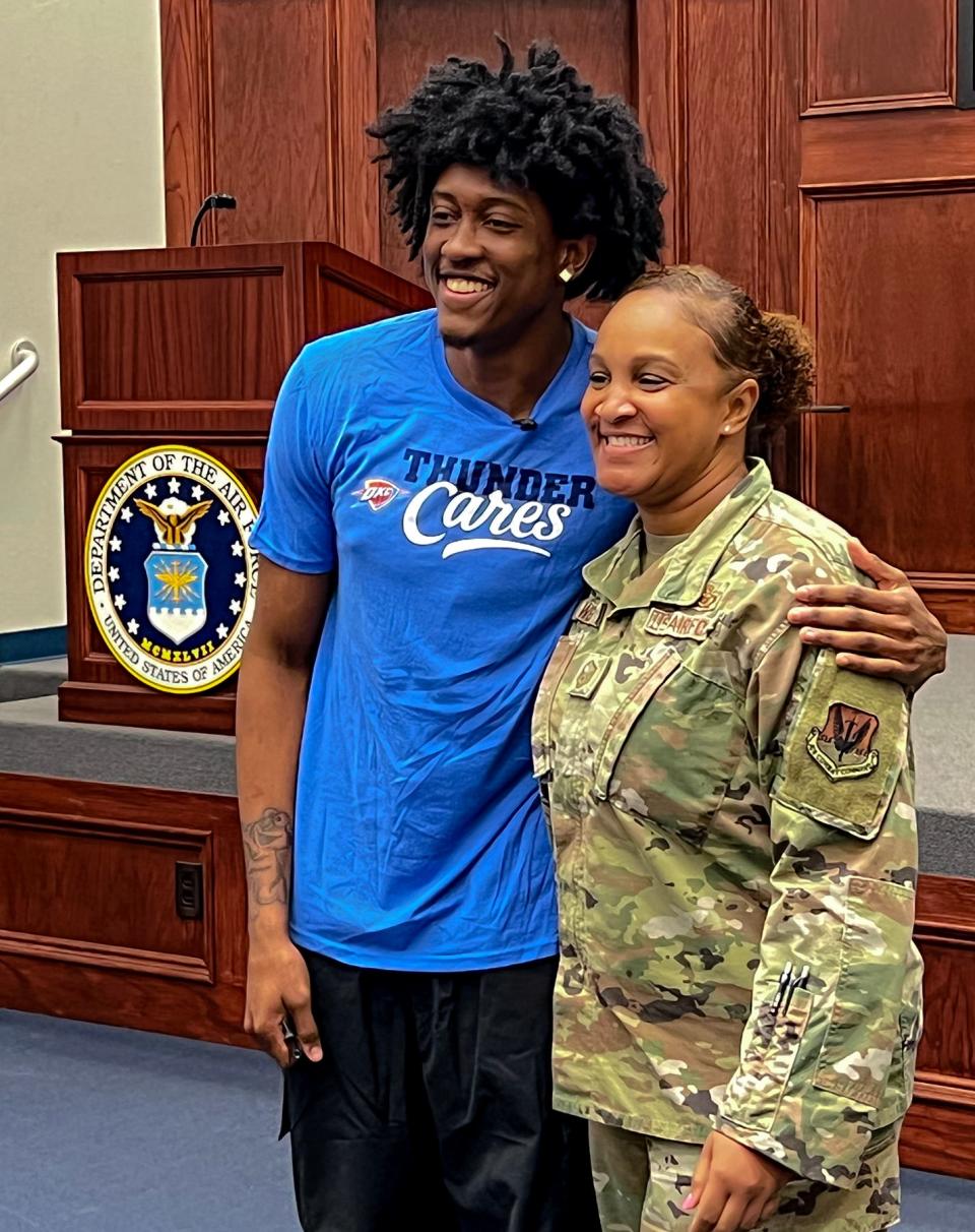 Oklahoma City ThunderÕs Jalen Williams visits with airmen at Tinker Air Force Base on Thursday, Nov. 10, 2022, in Midwest City, Okla. Joe Mussatto/The Oklahoman