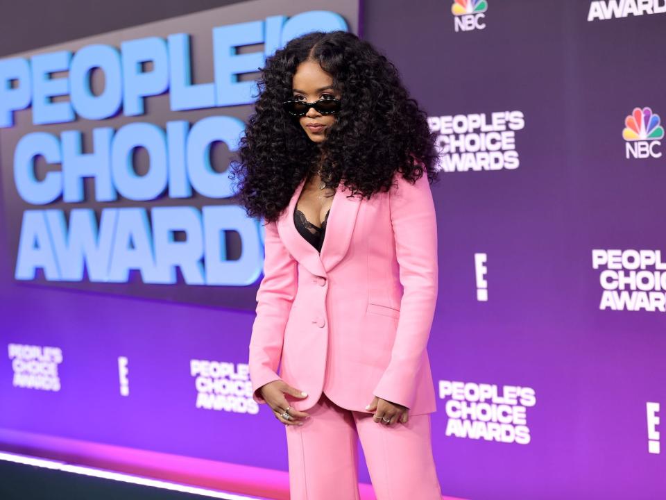 H.E.R at the People's Choice Awards