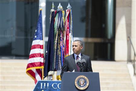 U.S. President Barack Obama speaks at a memorial service in Fort Hood in Killeen, Texas April 9, 2014. REUTERS/Julia Robinson