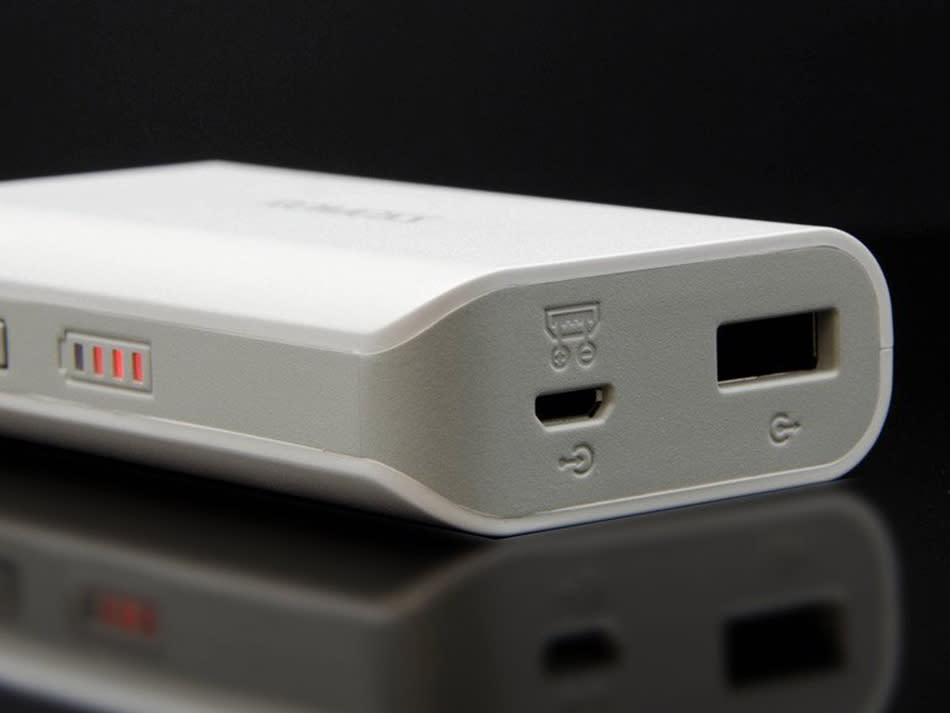 This compact Romoss Solo 2 is a 4,000mAh power bank with just one output port; thankfully, it's a 2.1A output. (Image source: Romoss.)