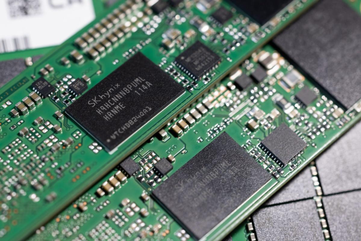 Micron (MU) Gives Strong Forecast in Sign That Demand Is Rebounding -  Bloomberg