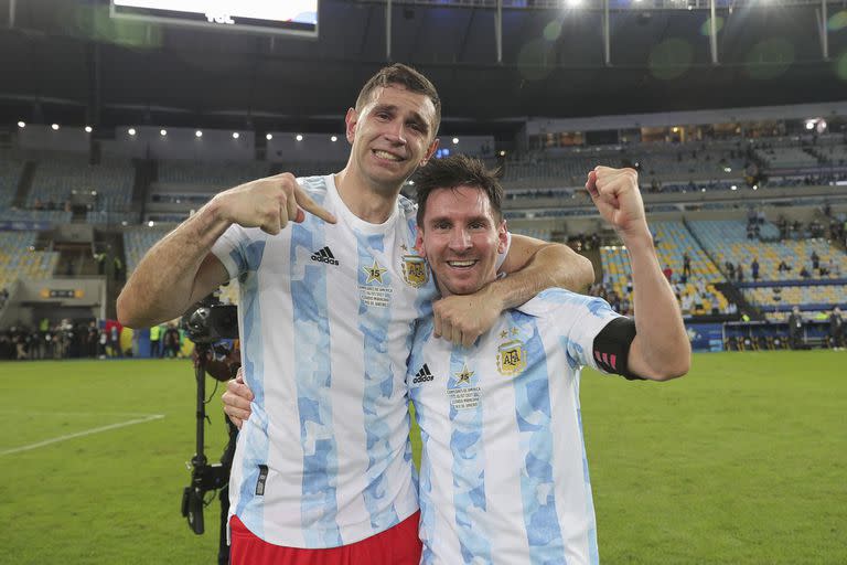 Emiliano Martinez y Lionel Messi: campeones del 1 al 10.
