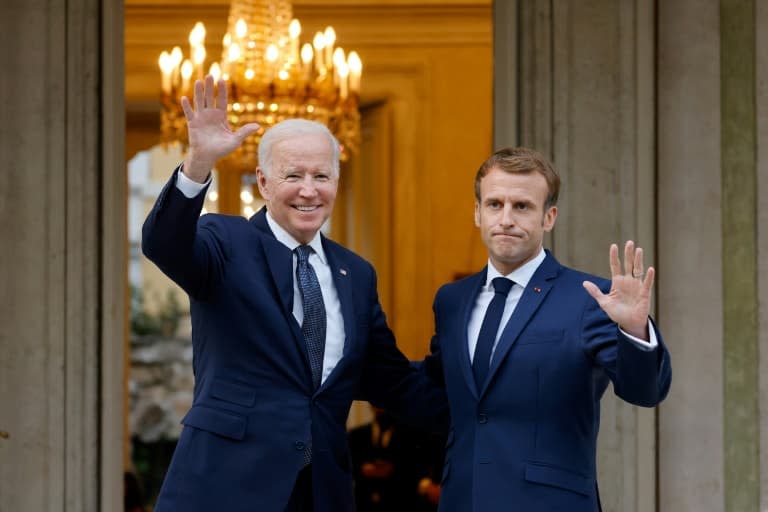 Emmanuel Macron et Joe Biden à l'ambassade française du Vatican à Rome 29 octobre 2021 - Ludovic MARIN © 2019 AFP
