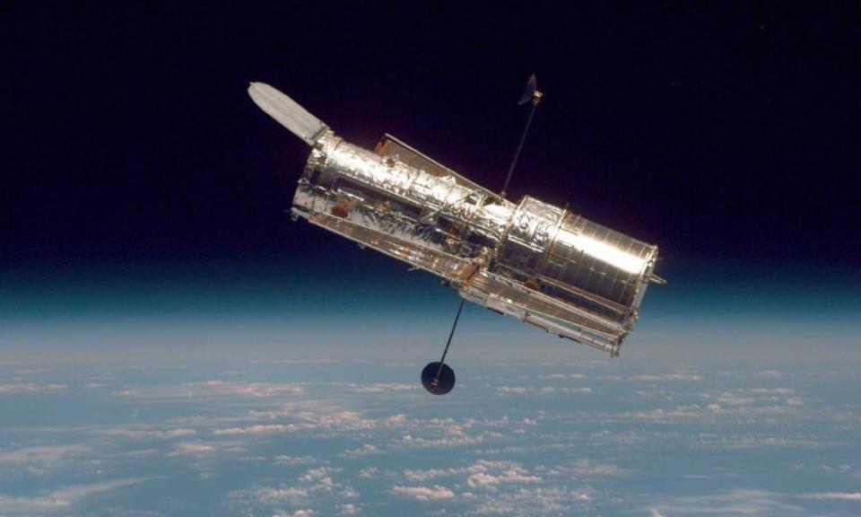 Hubble telescope fixed by 'jiggling it around'