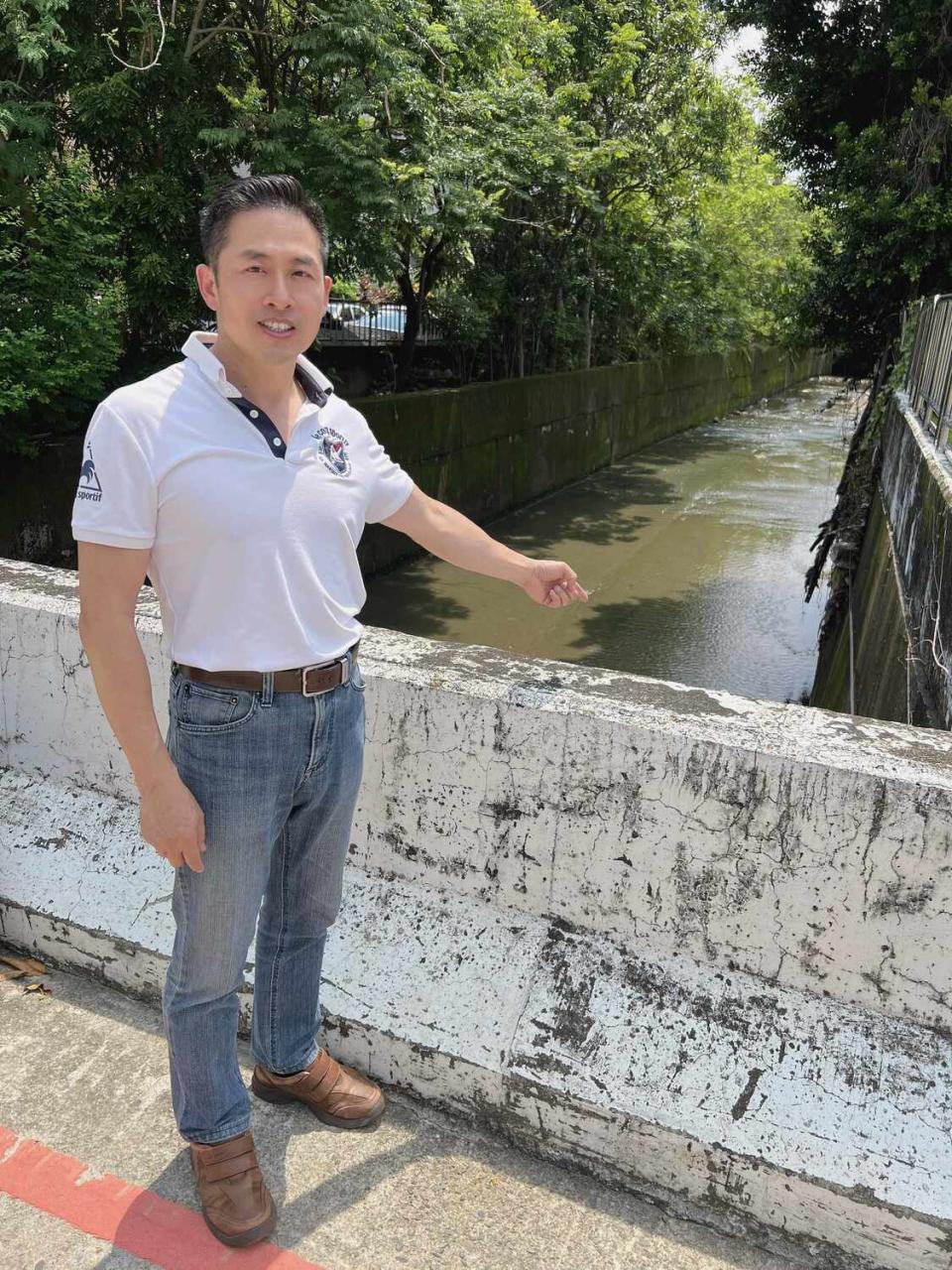 市議員候選人黃盈智表示，8月4日嘉義市淹水是「涂規黃不隨」造成。&nbsp;&nbsp;&nbsp;圖：黃盈智競選團隊/提供