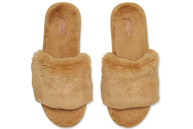 Kim Kardashian launches fluffy Skims slippers - perfect for your lockdown  WFH wardrobe — HELLO!