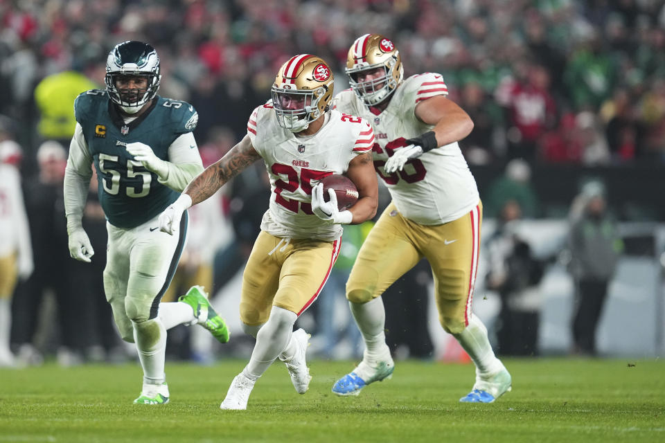 Elijah Mitchell #25 of the San Francisco 49ers. (Photo by Mitchell Leff/Getty Images)