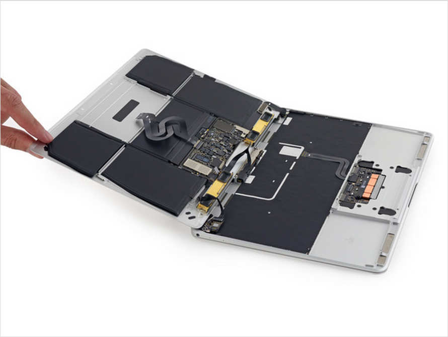 iFixit 祖傳拆解：新MacBook 的觸控板專門ARM 芯片控制，自修可能性幾乎沒有