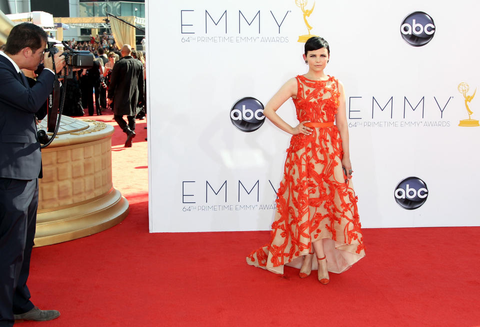 For the Emmy Awards, actress Ginnifer Goodwin stunned in this vintage-looking Monique Lhuillier frock and matching Louboutins.