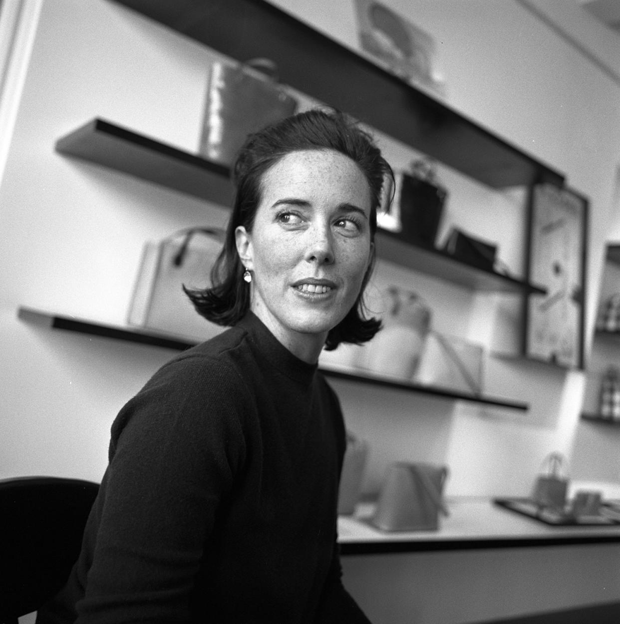 Handbag designer Kate Spade at her New York showroom in 2000. (Photo: Thomas Iannaccone/Penske Media/Rex/Shutterstock)