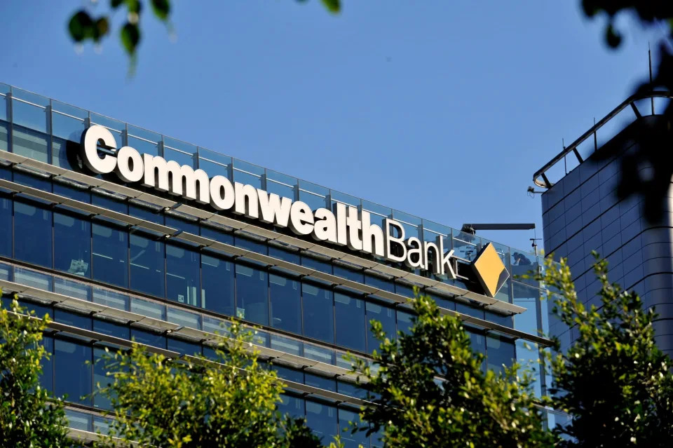 The Commonwealth Bank of Australia increases its annual net profit by 9%