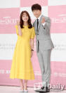 tvN新水木劇《認識的妻子》製作發佈會於25日下午在首爾時代廣場舉行，池晟、韓志旼、姜漢娜和張勝祖等主演出席了活動。