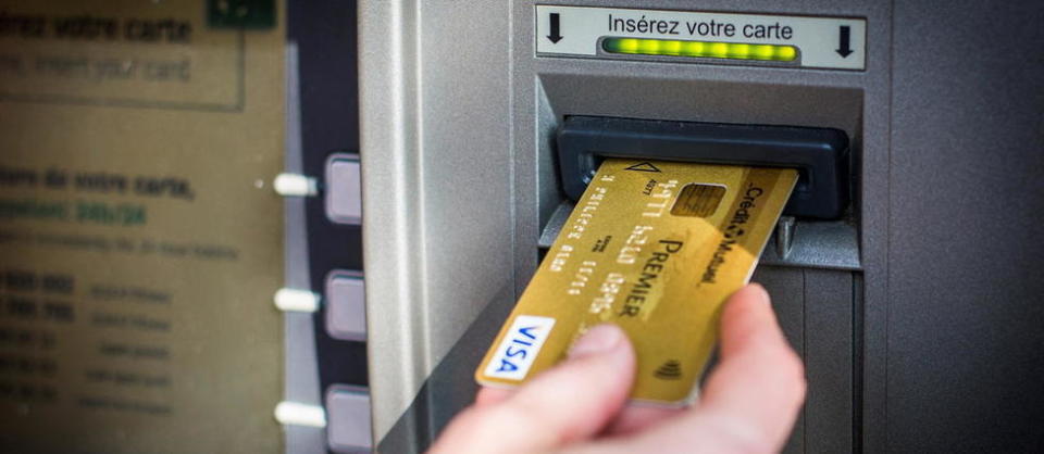 Un Français sur deux se dit en découvert bancaire une fois par an, et un sur cinq une fois par mois (photo d'illustration).
