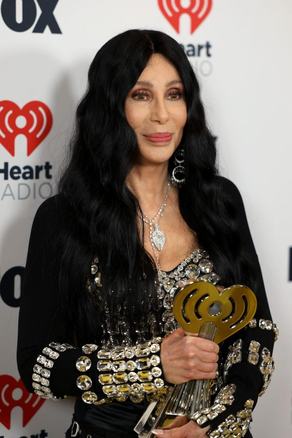 Cher accepts an award