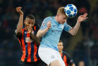 Soccer Football - Champions League - Group Stage - Group F - Shakhtar Donetsk v Manchester City - Metalist Stadium, Kharkiv, Ukraine - October 23, 2018 Manchester City's Kevin De Bruyne in action with Shakhtar Donetsk's Fernando REUTERS/Gleb Garanich