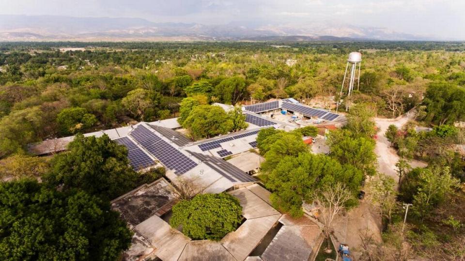 Hôpital Albert Schweitzer in Deschapelles, Haiti, which serves more than 700,000 people in the Artibonite Valley and Central Plateau regions, recently suspended operations.