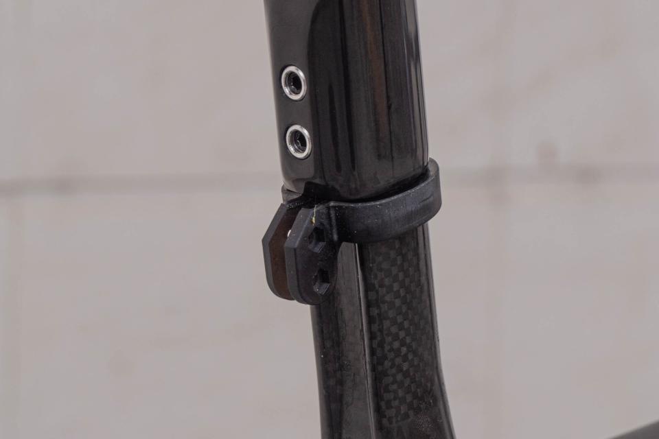 Factor O2 VAM close up of new seatpost design