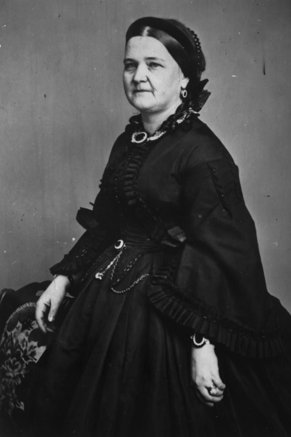 Mary Todd Lincoln was a shopaholic.