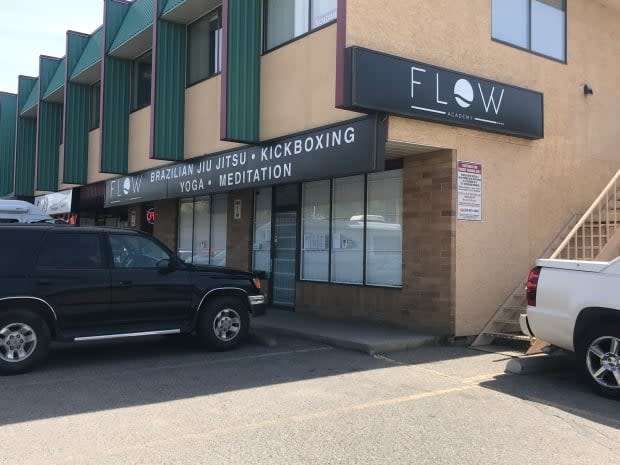 Kelowna, B.C., martial arts studio Flow Academy was forcefully shut down by the Interior Health authority on Tuesday due to non-compliance with public health orders. (Brady Strachan/CBC - image credit)