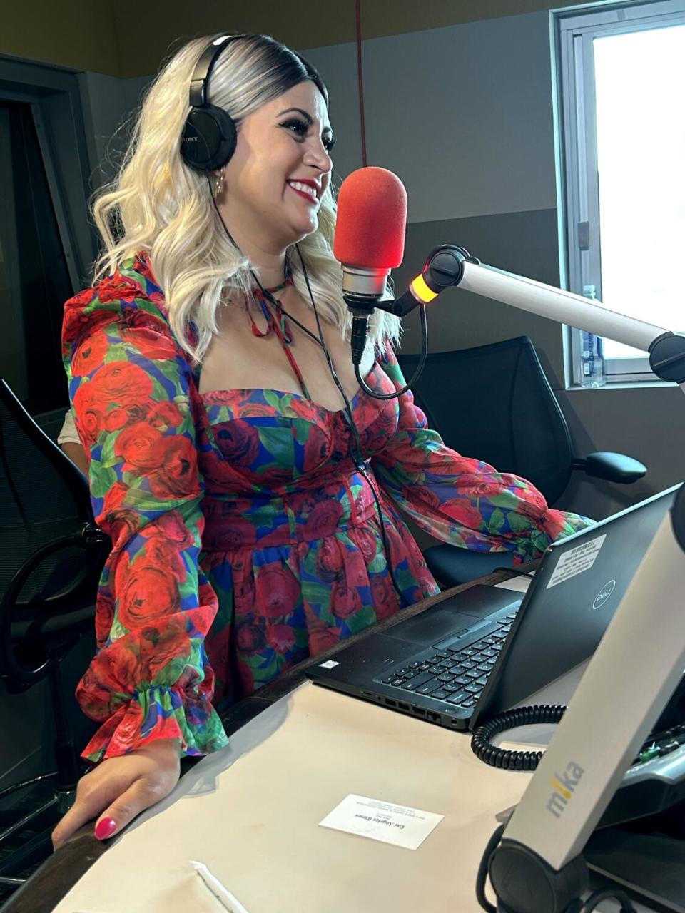 'Levantate' radio show co-host Denise Reyes