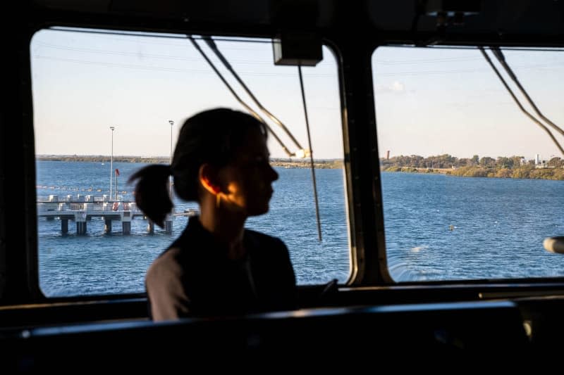 Annalena Baerbock German Foreign Minister, inspects the coastal patrol boat "Arafura" at the Osborne Naval Dockyard. Foreign Minister Baerbock's week-long trip to Australia, New Zealand and Fiji will focus on security policy and climate protection. Sina Schuldt/dpa