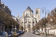 <p>The Bourges Cathedral honors St. Stephen, the first Christian martyr, and was built in the late 12th and 13th centuries. The cathedral is considered important in strengthening the popularity of Gothic architecture as well as symbolizing Christianity's popularity in Medieval France. The structure remains unaltered since its construction and its plan, unlike many other buildings of its time, and is still revered for its architecture, proportions, and decoration. </p>