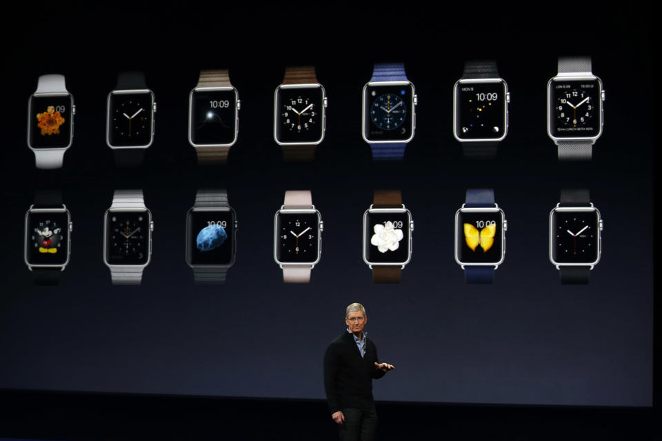 Tim Cook showing the Apple Watch 