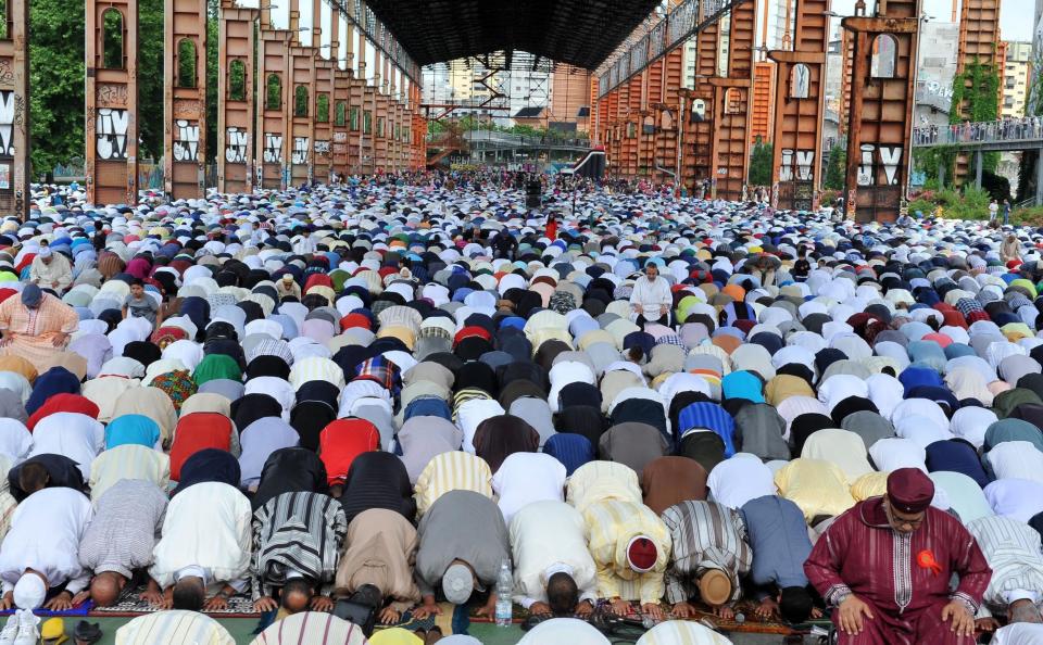 When is Eid al-Fitr 2019 in the UK and how do Muslims celebrate the end of Ramadan?
