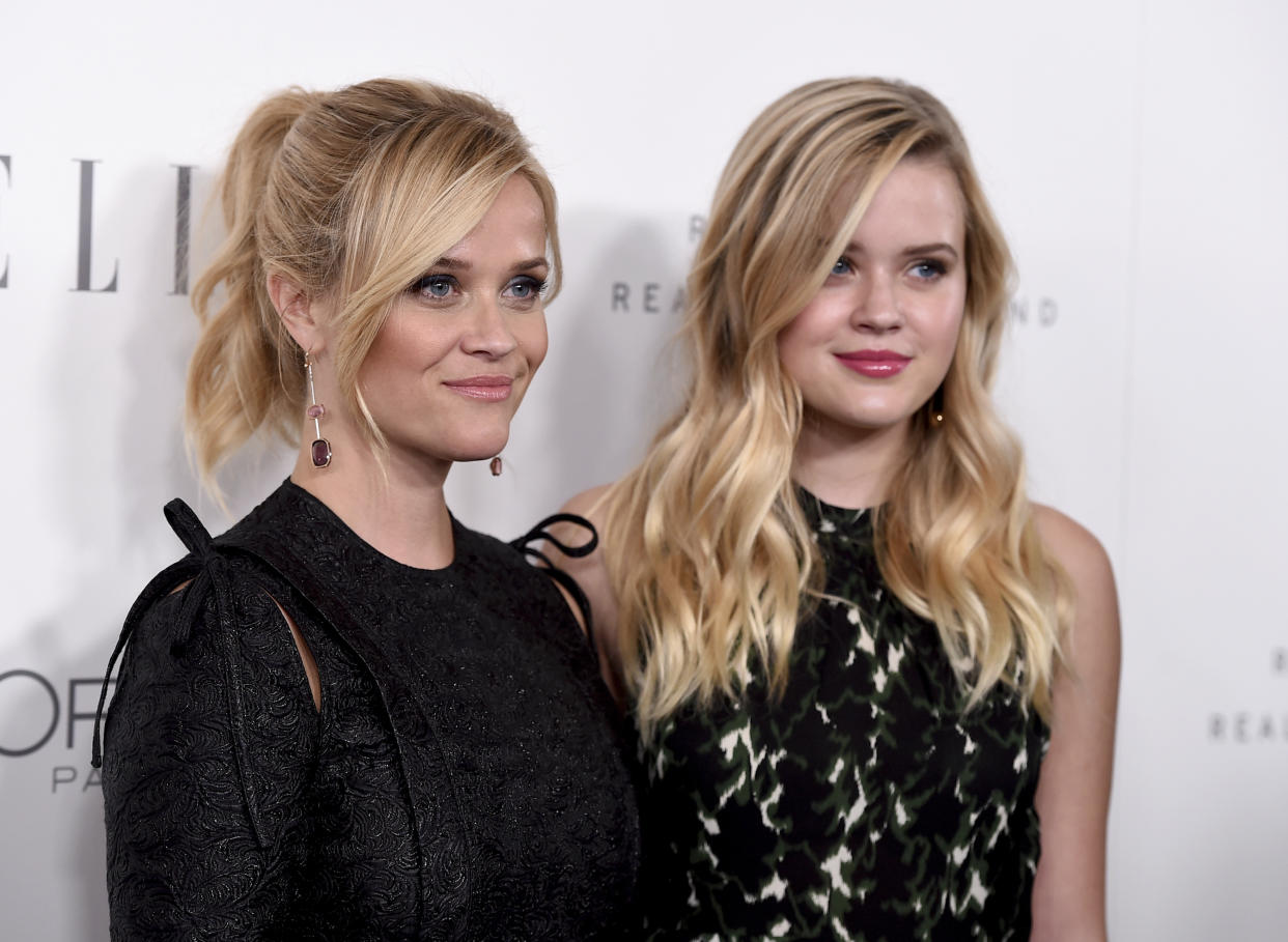 Reese Witherspoon asistió al evento junto a su hija Ava.