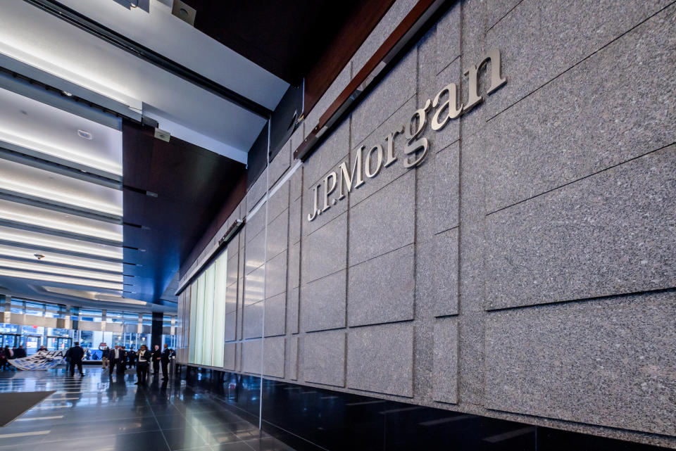 MANHATTAN, NEW YORK, UNITED STATES - 2019/11/20: JPMorgan Chase headquarters in central Manhattan. (Photo by Erik McGregor/LightRocket via Getty Images)