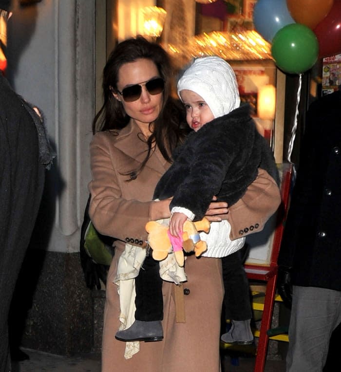 Angelina Jolie con su hija Vivienne