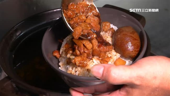 網友認為，台灣人最想做出來的料理是「滷肉飯、雞排」。（示意圖／資料照）