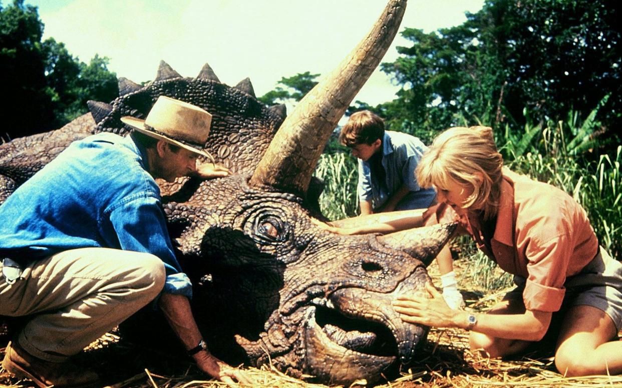Sam Neill and Laura Dern in Jurassic Park - AF archive / Alamy Stock Photo